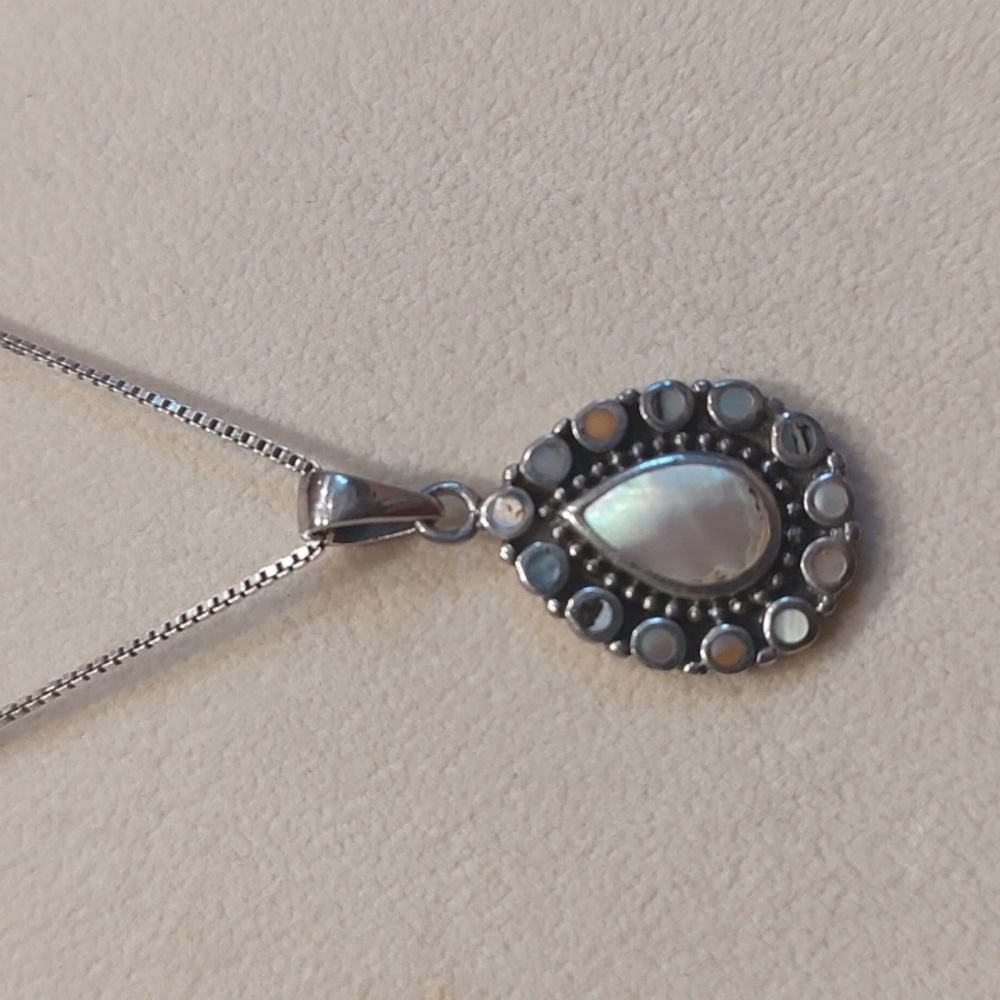 Vintage Sterling Silver Mother Of Pearl Teardrop Pendant Necklace